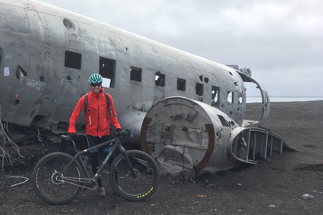 Adventure Bike in Iceland with Appleman Custom Carbon fiber bike