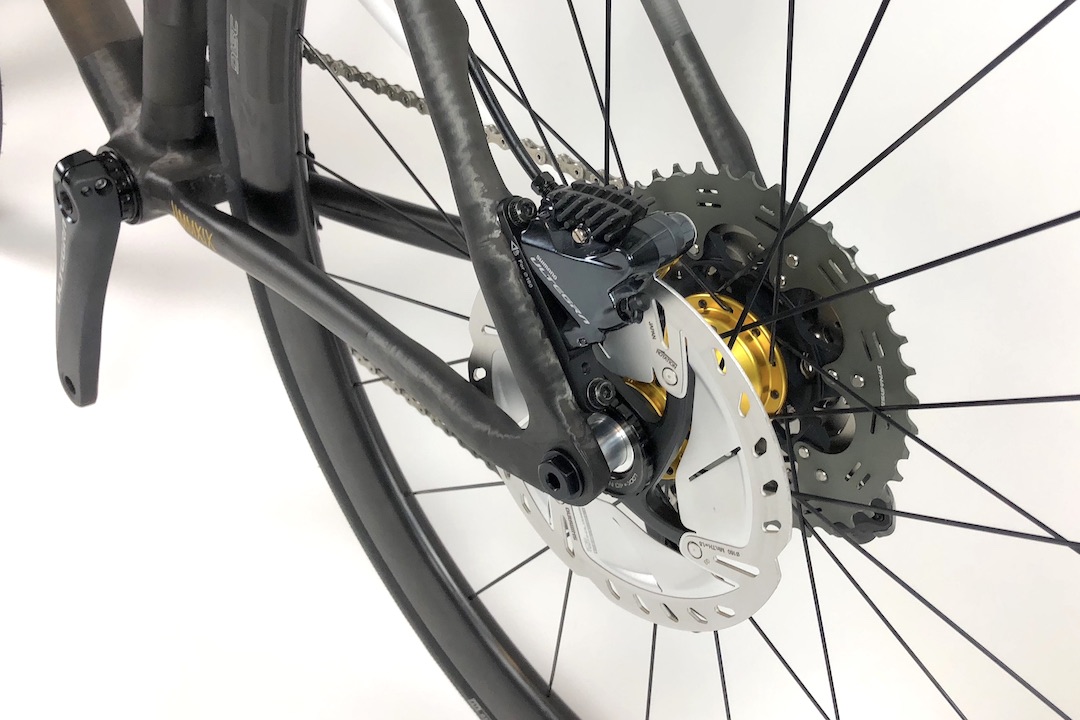 Appleman custom carbon fiber dropouts with flatmount disc brakes